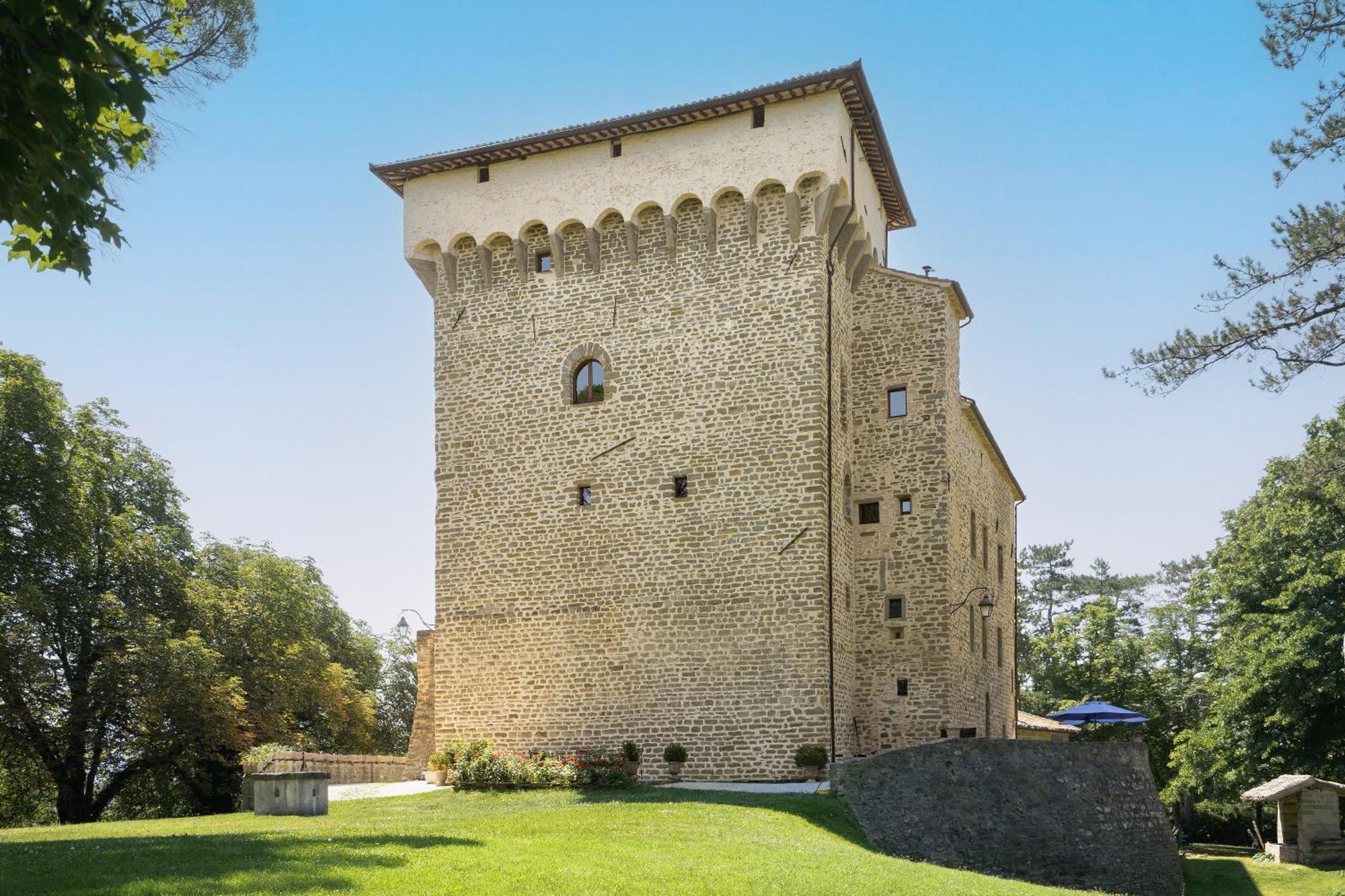 Castello Di Magrano Villa Губио Екстериор снимка