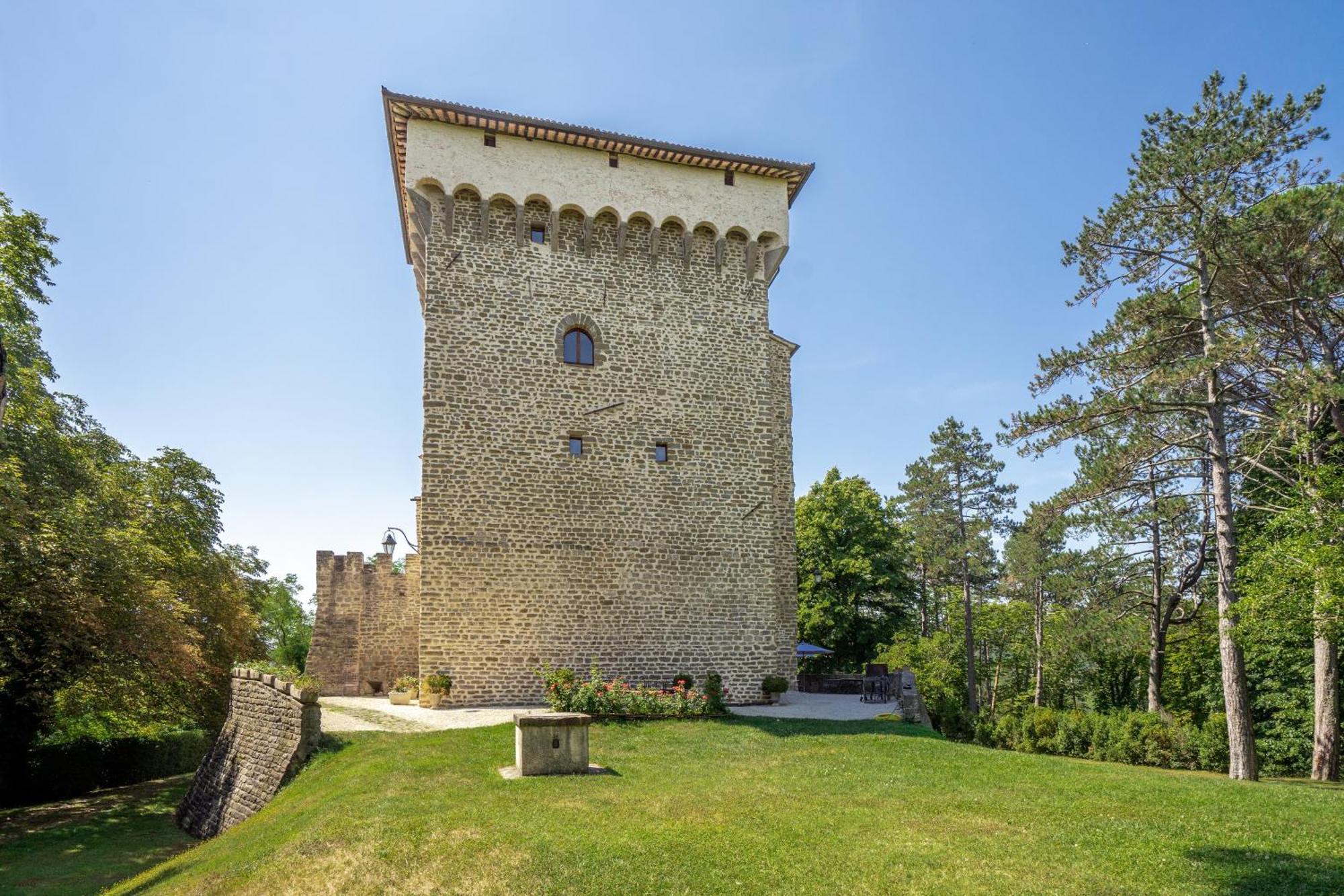Castello Di Magrano Villa Губио Екстериор снимка